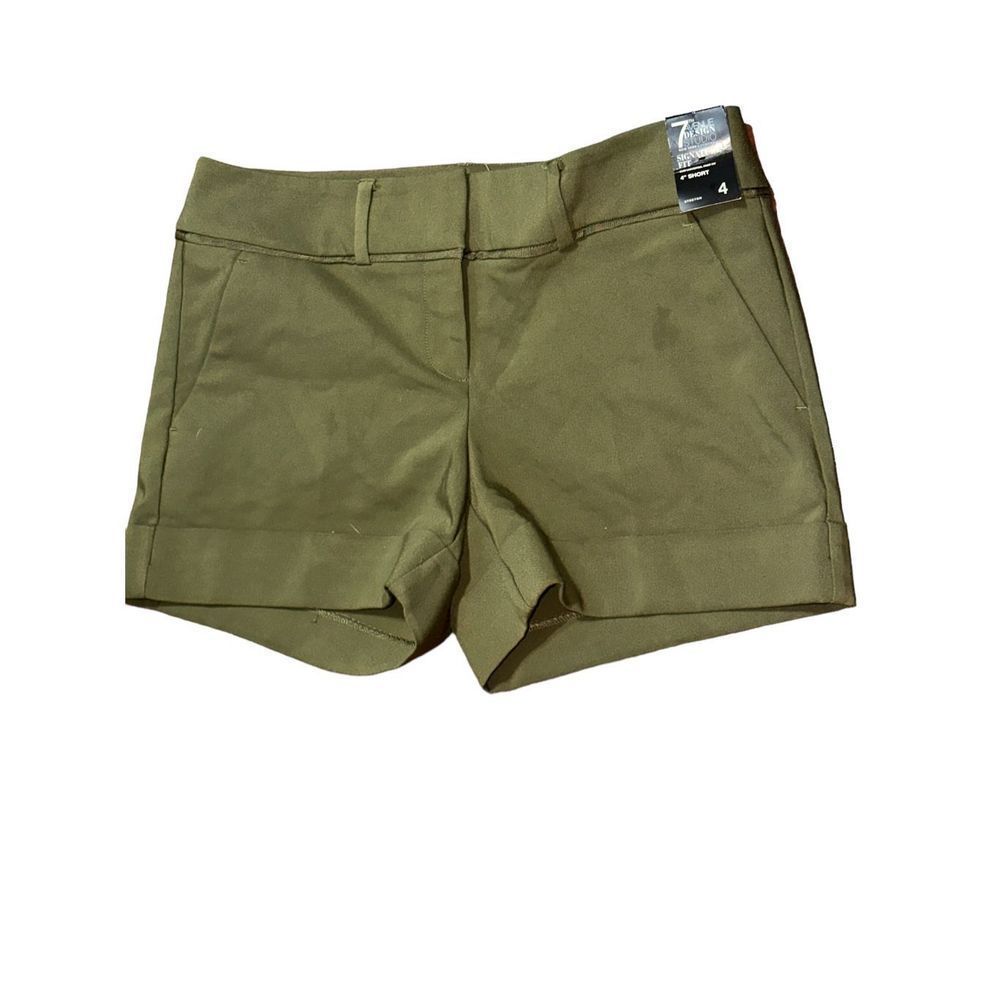 NEW WITH TAGS NWT New York & Company 4" Women’s Olive Green shorts Women's Size